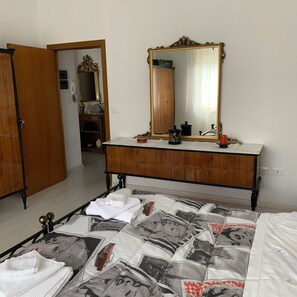 1 غرفة نوم وتجهيزات عازلة للصوت ومكواة/لوح كي وواي فاي