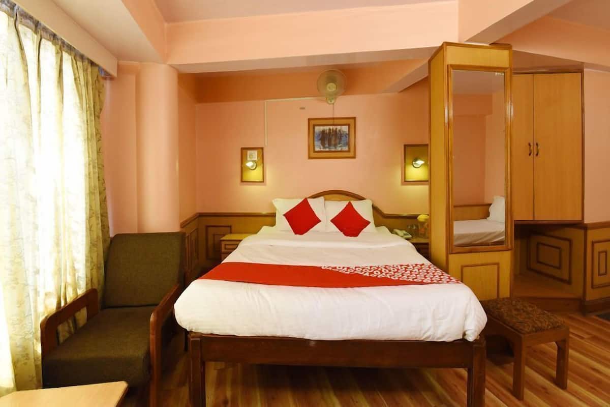 Habitación doble Deluxe, 1 cama Queen size, vista a la montaña | Decoración personalizada y wifi gratis