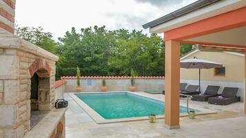 2 outdoor pools, pool umbrellas, sun loungers