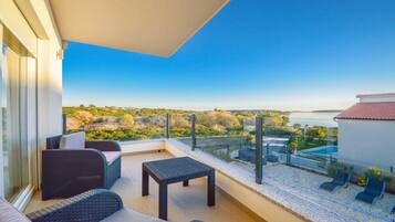 Villa, piscine privée | Vue depuis le balcon