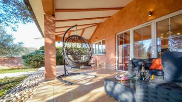 Villa, alberca privada | Terraza o patio