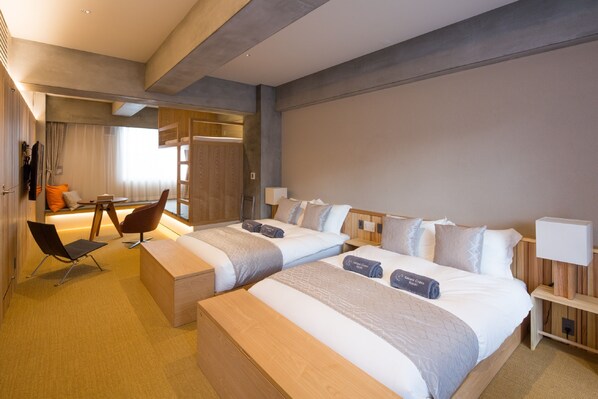 Desk, blackout drapes, free WiFi, bed sheets - Sakura Cross Hotel Tokyo Kayabacho (Tokyo)
