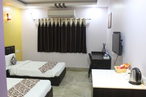 Rollaway beds, free WiFi