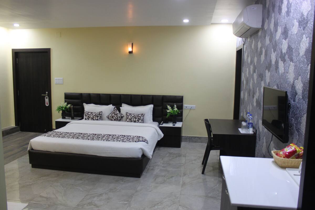 Rollaway beds, free WiFi