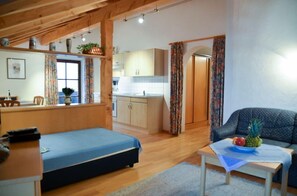 Comfort Apartment | 1 bedroom, desk, rollaway beds, free WiFi - Hotel Restaurant Alpenhof (Uebersee)