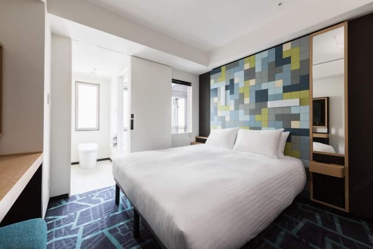 Down duvets, desk, blackout curtains, free WiFi