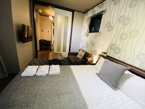 Iron/ironing board, free WiFi, bed sheets