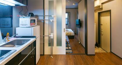 Calm Asakusa Kaminarimon Gate CLx