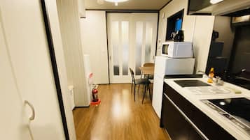 Fridge, microwave, stovetop, electric kettle