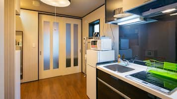 Standard Quadruple Room (#CL1) | 1 bedroom, iron/ironing board, free WiFi, bed sheets