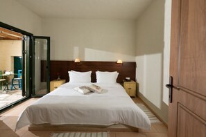 1 bedroom, in-room safe, iron/ironing board, free WiFi