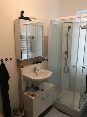 Maison, 3 chambres, vue sur la colline | Salle de bain | Baignoire et douche séparées, baignoire profonde