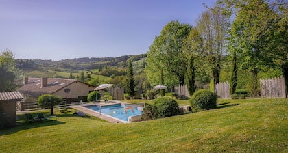 Villa ''Maeltri'' 12 personnes climatisée, piscine chauffée, SPA en option, animaux acceptés.