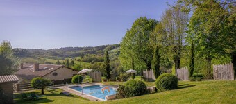Villa ''Maeltri'' 12 personnes climatisée, piscine chauffée, SPA en option, animaux acceptés.
