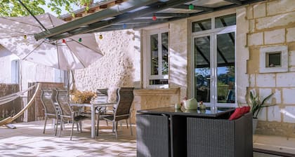 Villa ''Maeltri'' 12 people with heated pool and air conditioning. Optional spa area (jacuzzi + infrared sauna + cocooning chalet)