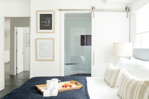 6 bedrooms, iron/ironing board, travel cot, free WiFi