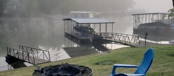 Waterfront Cottage!  Dogs welcome!  Have Fun, Relax and enjoy the lake! MM8