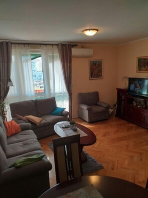 Familienapartment, Stadtblick | Balkon