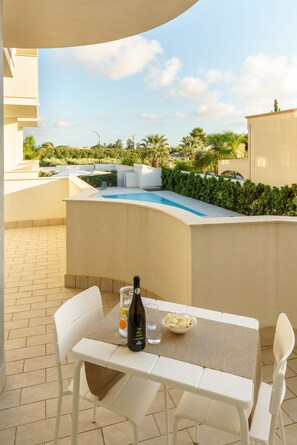 Egyptian cotton sheets, premium bedding, minibar, in-room safe