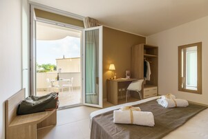 Appartamento Deluxe, angolo cottura, vista piscina