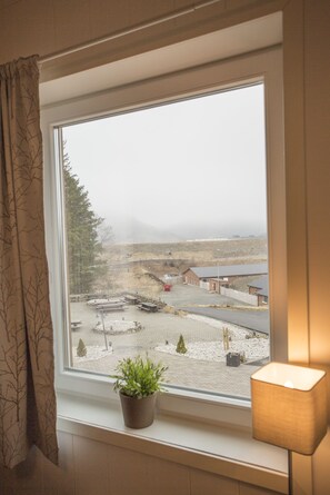 Comfort Studio | Living area | 32-inch flat-screen TV with cable channels, TV - Ålgård Leilighetshotell (Gjesdal)