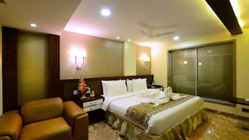 Deluxe Double Room | 1 bedroom, premium bedding, Tempur-Pedic beds, minibar