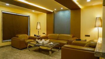 Presidential Suite | Living area | TV