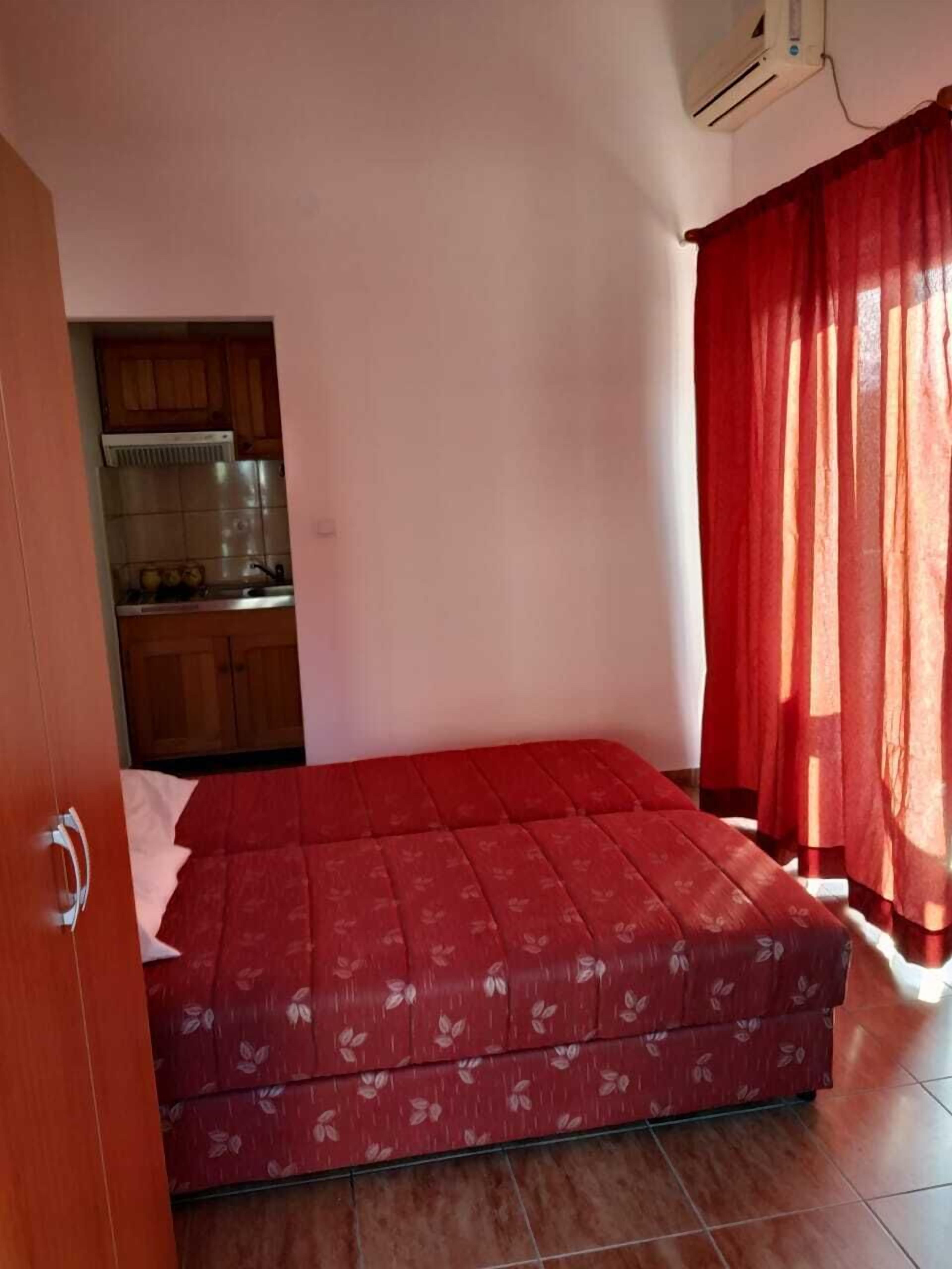 Studio Apartment | Pillow-top beds, individually decorated, individually furnished