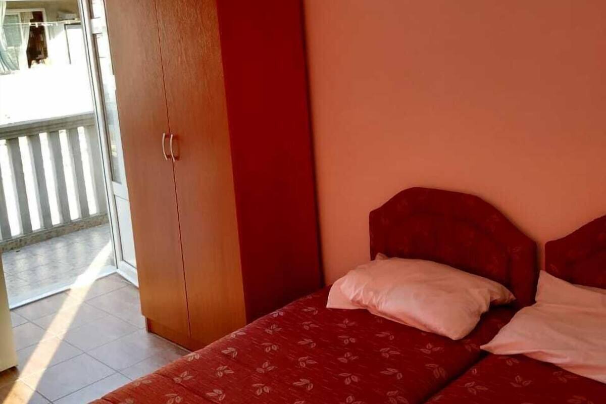 Studio Apartment | Pillow-top beds, laptop workspace, soundproofing