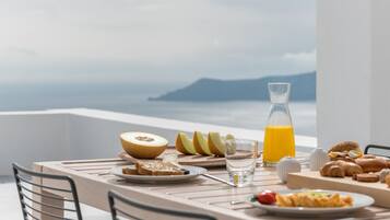 Vila (Noah) | Frigobar, cofres nos quartos, escrivaninha, quartos à prova de som