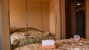 Appartement, uitzicht op stad | Lakens van Egyptisch katoen, luxe beddengoed, pillowtop-bedden