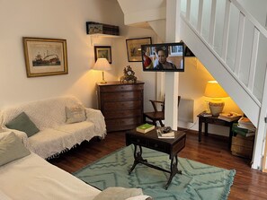 4 bedrooms, desk, iron/ironing board, travel crib - vacation rental in a small seaside village (Lion-sur-Mer)