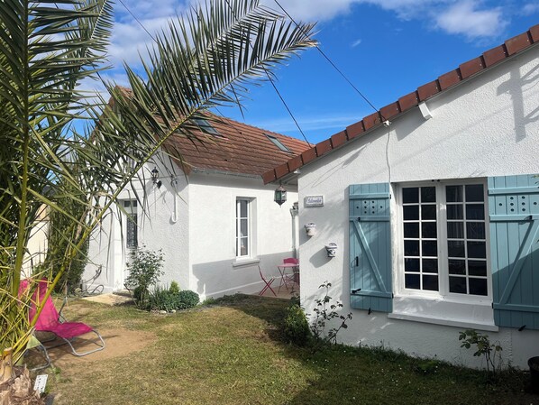 Exterior - vacation rental in a small seaside village (Lion-sur-Mer)