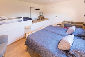 Desk, travel crib, free WiFi, bed sheets