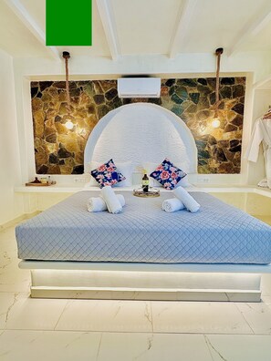 Design House, Patio, Pool View - Arlene Suites (Santorini)