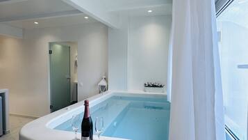 豪華單棟房屋, 露台, 泳池景 | 客廳 | 28 吋平面電視連衛星電視頻道、電視