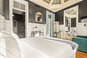 Superior Double Room | 1 bedroom, hypo-allergenic bedding, minibar, in-room safe