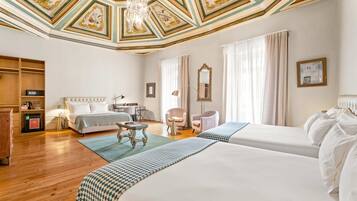 Signature Family Room | 1 bedroom, hypo-allergenic bedding, minibar, in-room safe