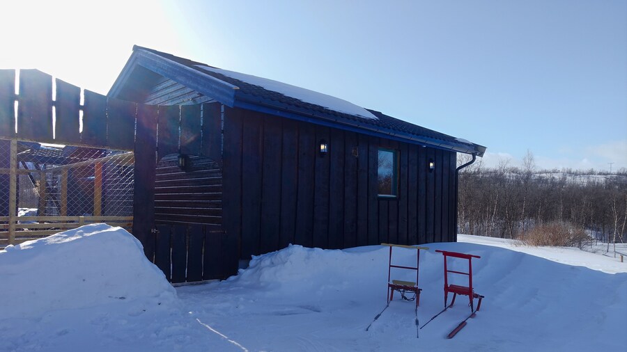 Wild Caribou Wilderness Cabin
