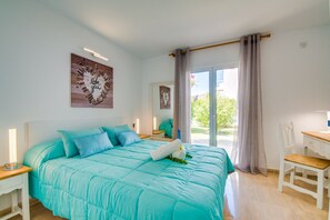 2 室のベッドルーム、アイロン / アイロン台、WiFi (無料)、ベッドシーツ