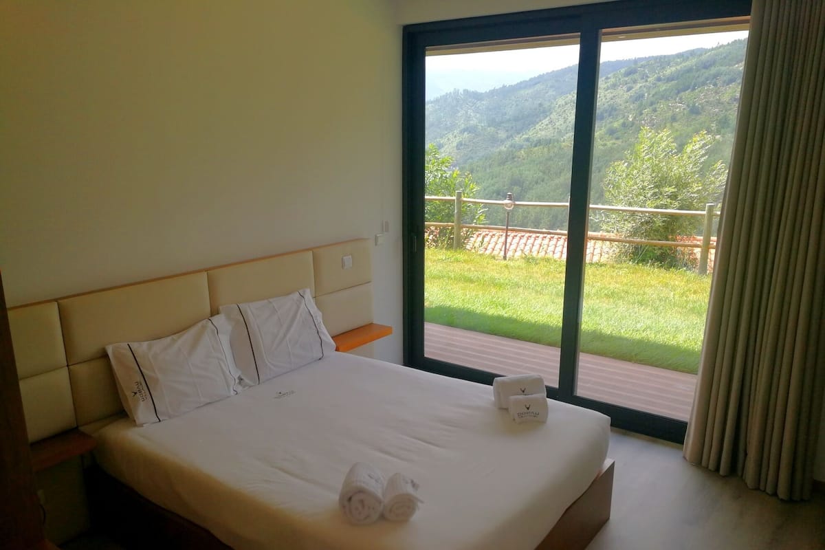 House, 2 Bedrooms | 1 bedroom, memory foam beds, minibar, blackout drapes