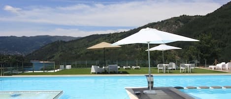 Outdoor pool, pool loungers