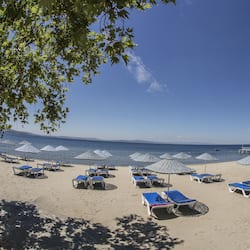 Private beach, free beach cabanas, sun-loungers, beach umbrellas
