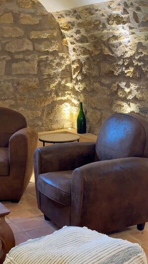 120-cm-Flachbildfernseher mit Satellitenempfang