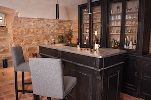 Bar (en el alojamiento)