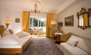 Soundproofing, free cribs/infant beds, rollaway beds, free WiFi - Schloss Fernsteinsee (Nassereith)