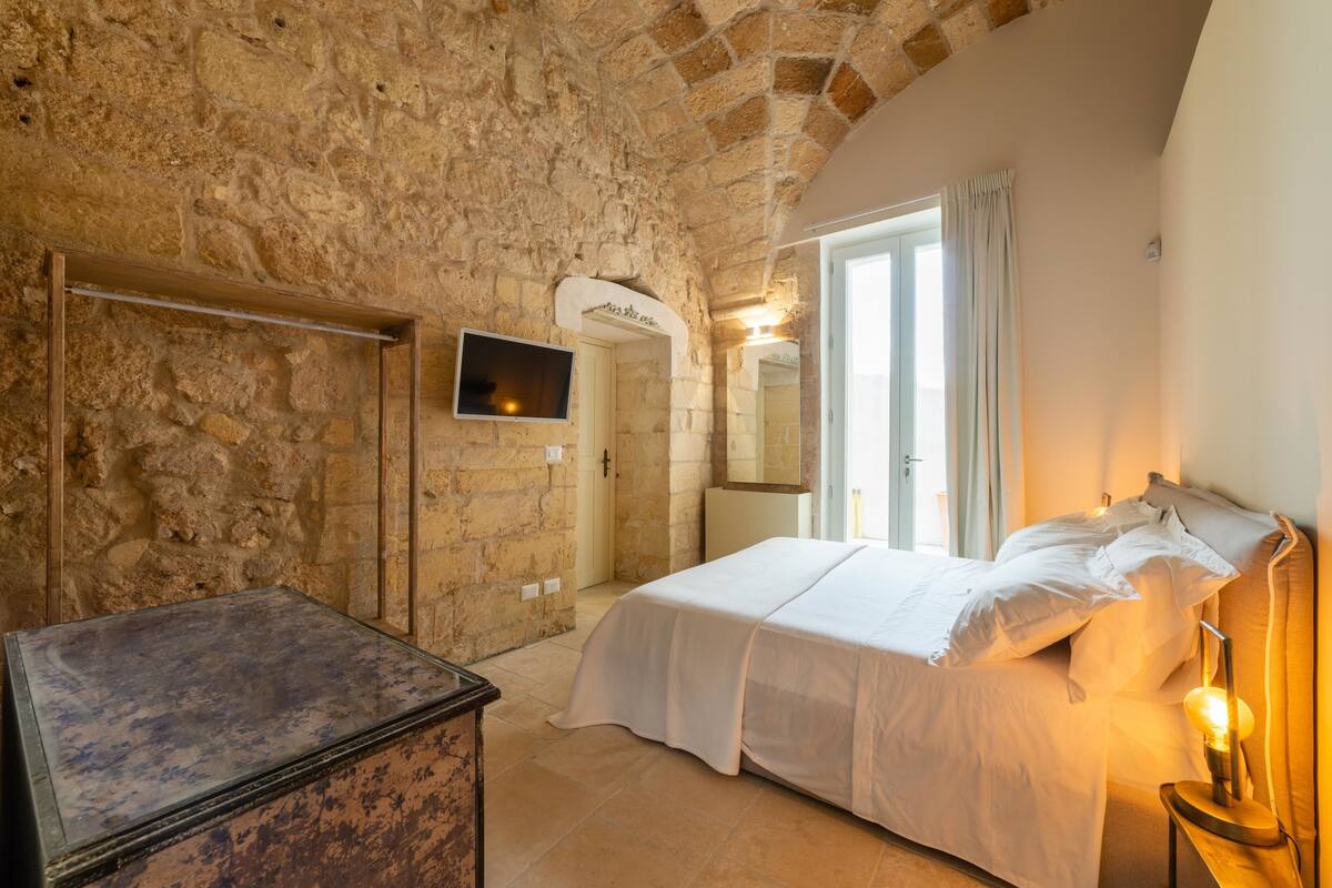 Suite, sauna | Caja fuerte, cortinas opacas, cuna de viaje y wifi gratis