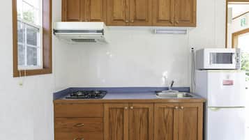 Refrigerador, microondas, placa de cocina, tetera/pava eléctrica