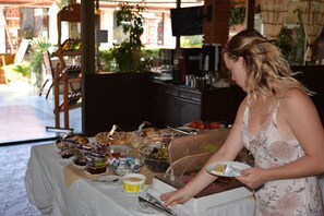 Daily buffet breakfast for a fee - Hotel Lotus (Sunny Beach)