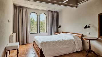 Premium bedding, down comforters, minibar, individually furnished